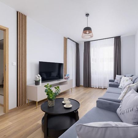 Osiedle Avia Harmonious Apartment With Balcony & Parking Cracow By Renters Prestige Краков Экстерьер фото